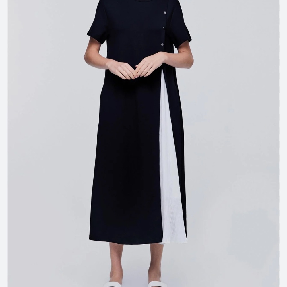 Sans & Sans-Black Sheath Midi Dress Short Sleeve Crew Neck Front decor button.